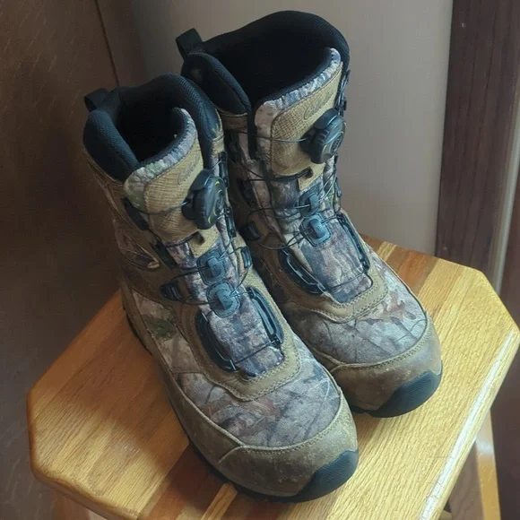 Cabela display picture 2
